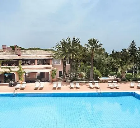 Cala Ginepro & Szálloda 4*