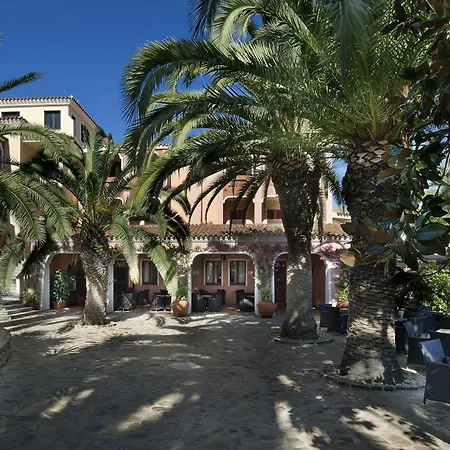 Cala Ginepro &