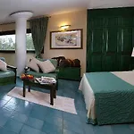 Hotel Cala Ginepro & 4*
