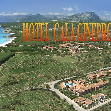 Cala Ginepro & Hotel 4*