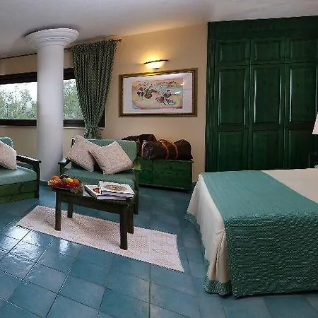 Hotel Cala Ginepro & 4*