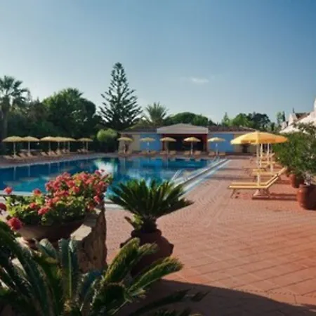 Cala Ginepro & Hotel